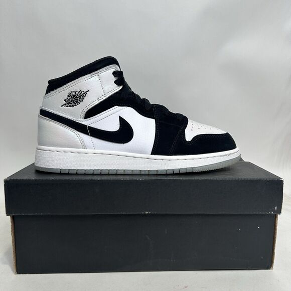 Nike Shoes Air Jordan 1 Retro Mid SE GS “Diamond Shorts” 2024 - Picture 4 of 9